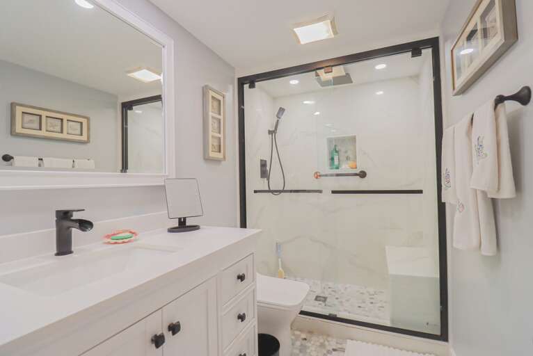 Full Bathroom Upstairs Full Bathroom Upstairs