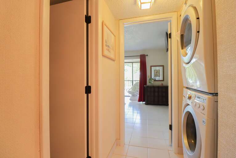 Washer & Dryer Washer & Dryer