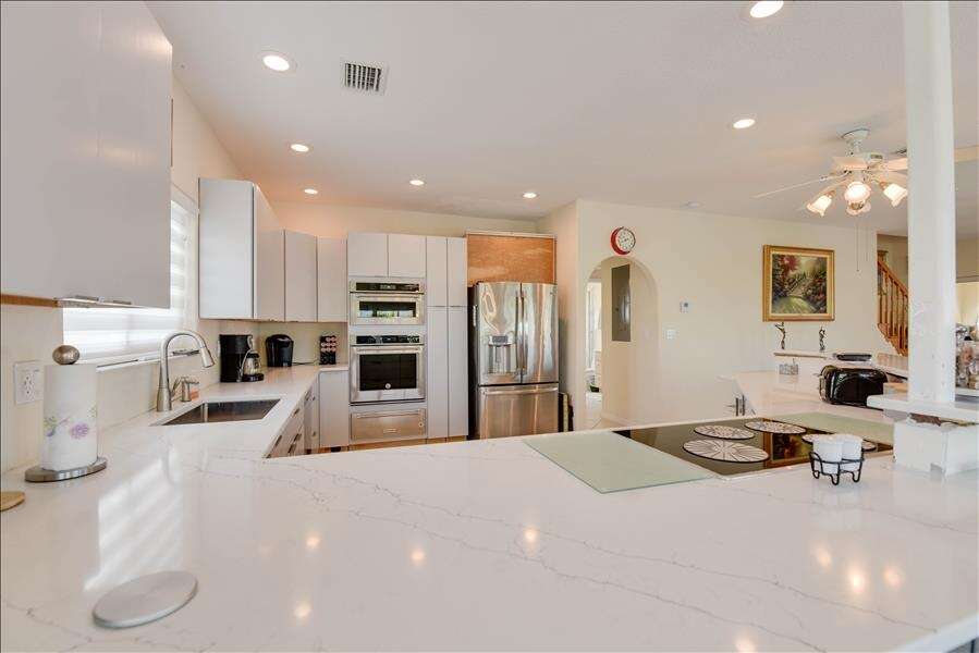 Atlantic Chateau 3 Bedroom House for Short Term Rental in Summerland