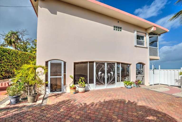 Enclosed screen area downstairs