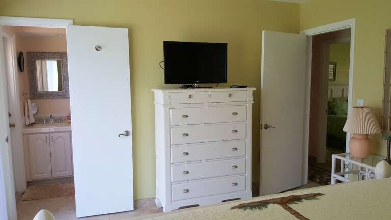 Master bed tv Master bed tv