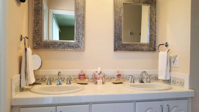 Masterbath vanity Masterbath vanity