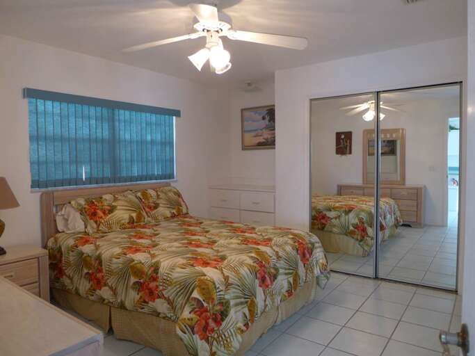 First floor queen bedroom First floor queen bedroom