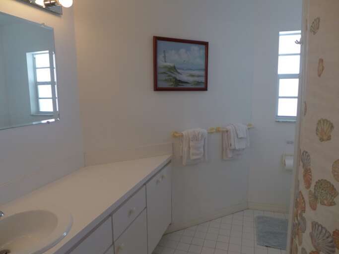 First floor bath First floor bath