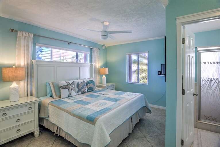 Master bedroom Master bedroom