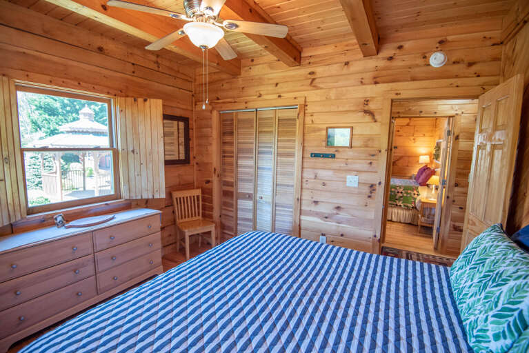 A dresser to unpack and feel at home... A dresser to unpack and feel at home...