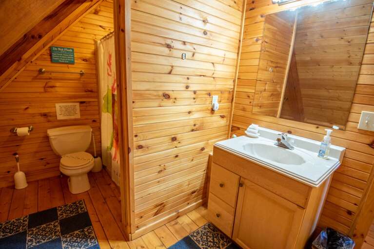 Full size bath with tub/shower combo... Full size bath with tub/shower combo...