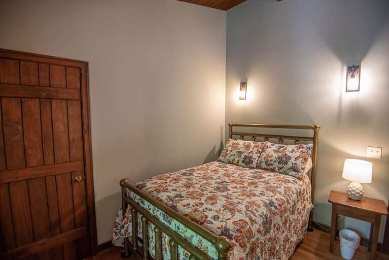 Double bed... Double bed...
