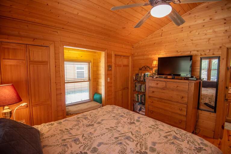 Dresser to fully unpack...