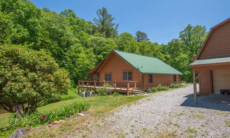 Easy access along the river to plenty of parking...