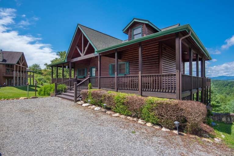 Quintessential Log Cabin Experience...