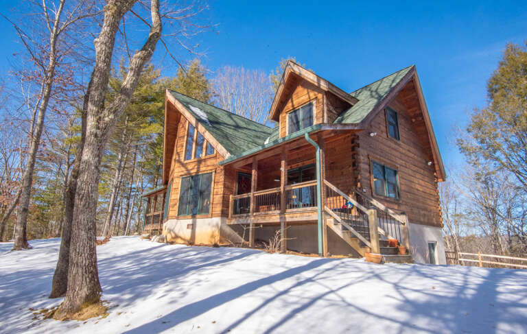 Crest Cabin a Lansing NC Vacation Rental and your next "Home Away From Home!" Crest Cabin a Lansing NC Vacation Rental and your next "Home Away From Home!"