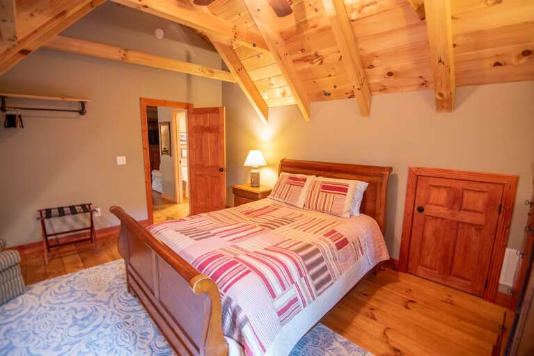 Queen guest bedroom... Queen guest bedroom...