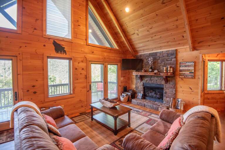 Great room with souring tongue & groove ceilings... Great room with souring tongue & groove ceilings...