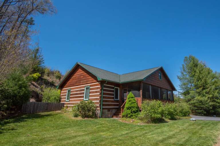 That log cabin charm...