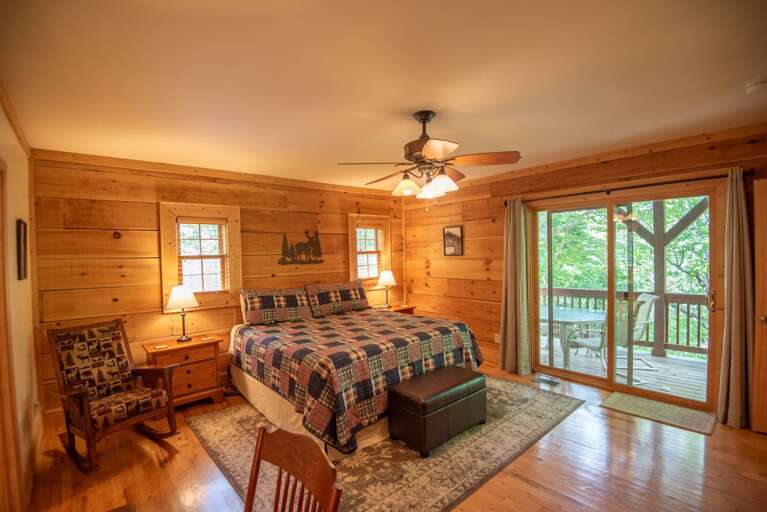 King master bedroom with direct deck access (think morning coffee)...