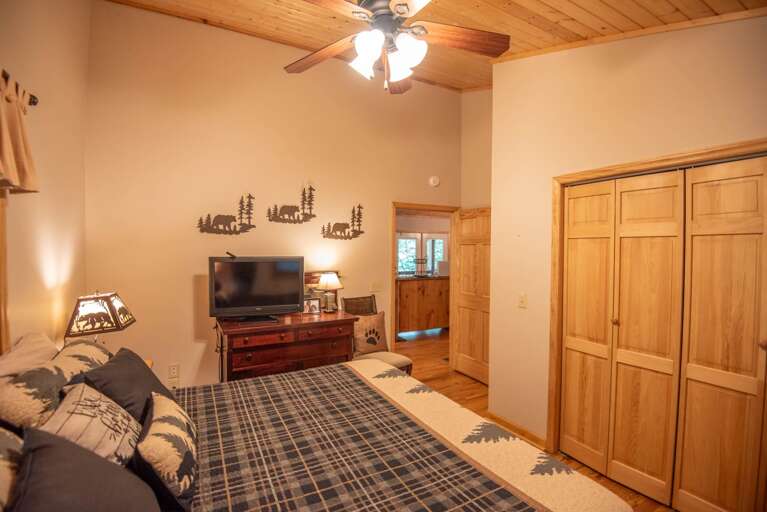 With a closet to unpack your suitcase and feel at home...