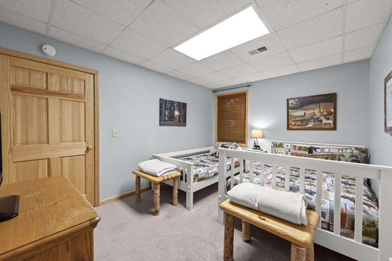 Double and twin bedroom downstairs...
