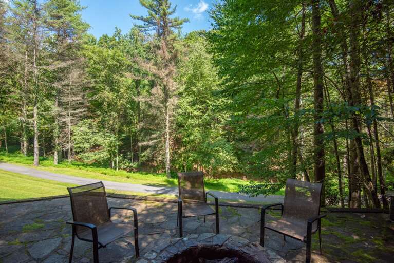 Private fire pit for S/Mores and making Mountain Memories...