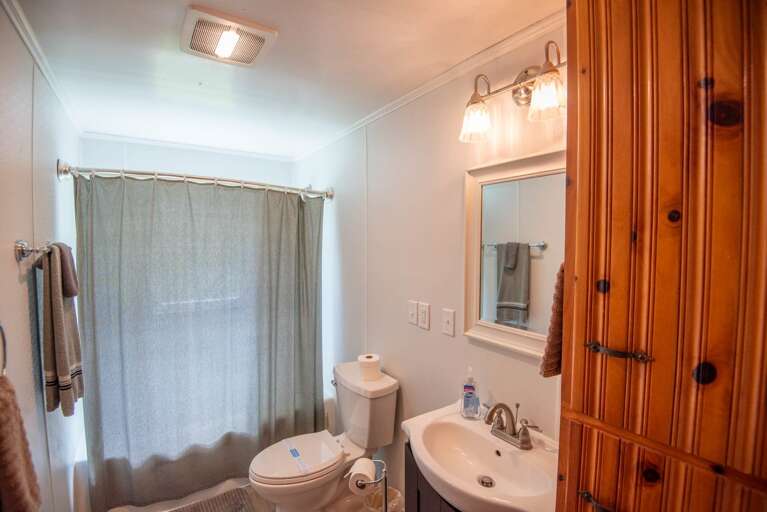 Full bathroom with tub/shower...
