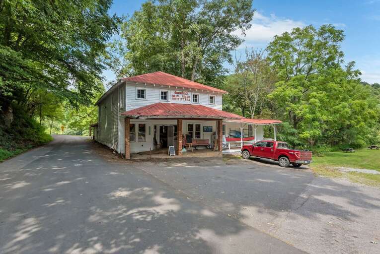 New River Outfitters - Canoe, Kayak, and Tube rentals...