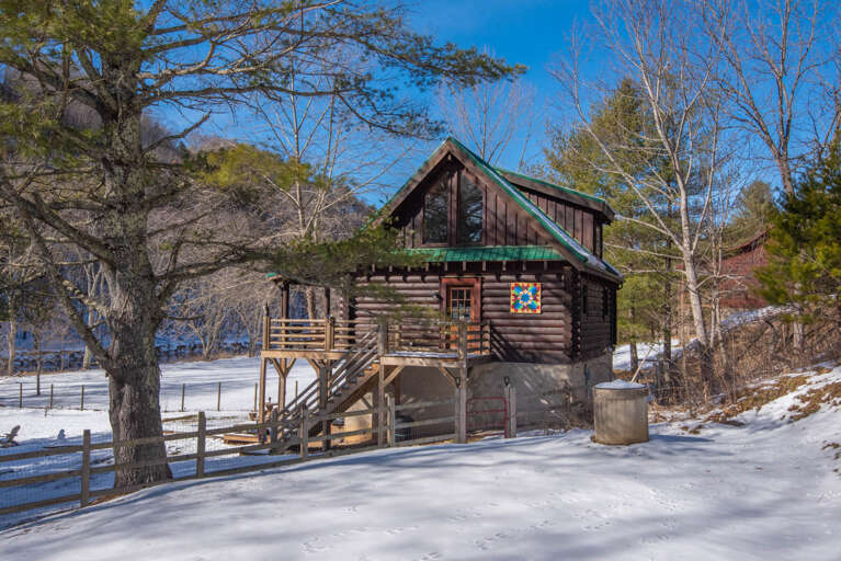 Welcome to On River Time located in Lansing NC near West Jefferson.