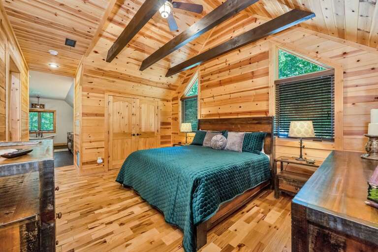 King bed and smart tv...