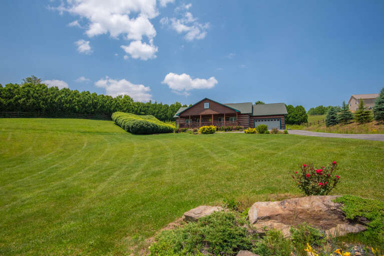 Large open yard adds to your privacy...