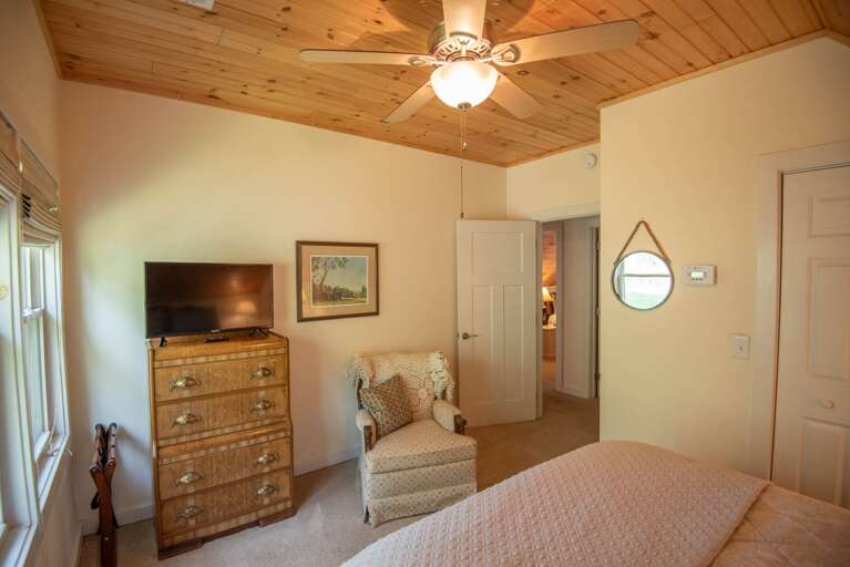 With Smart TV and dresser (to unpack so you feel at home)...