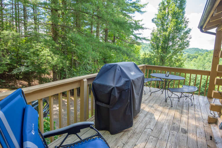 Gas grill (propane provided)... Gas grill (propane provided)...