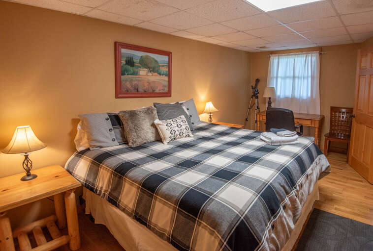 King bedroom... King bedroom...