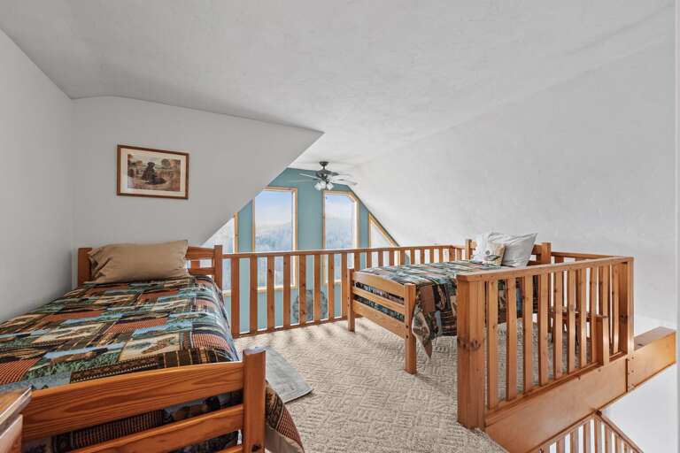 Loft with 2 Singles...