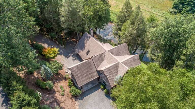 Luxury cabin from top to bottom...