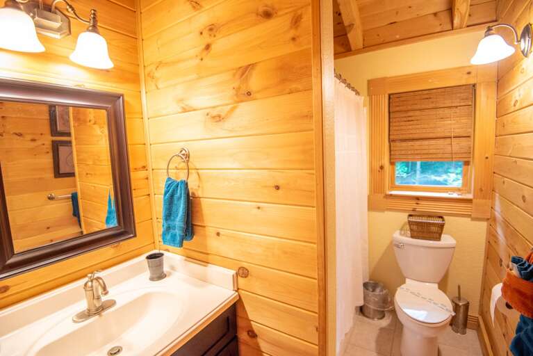 Full bathroom... Full bathroom...