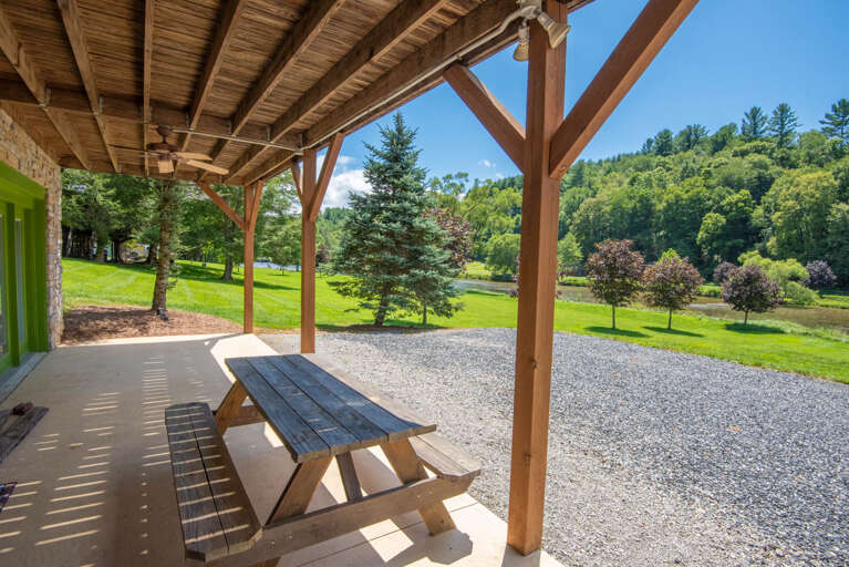 And a picnic table for al fresco dining...