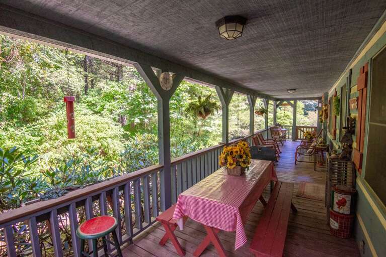 Al fresco covered dining... Al fresco covered dining...