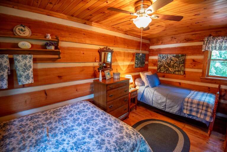 Double & Queen bedroom with dresser to unpack and feel at home... Double & Queen bedroom with dresser to unpack and feel at home...