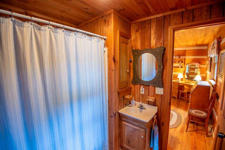 Full bathroom... Full bathroom...