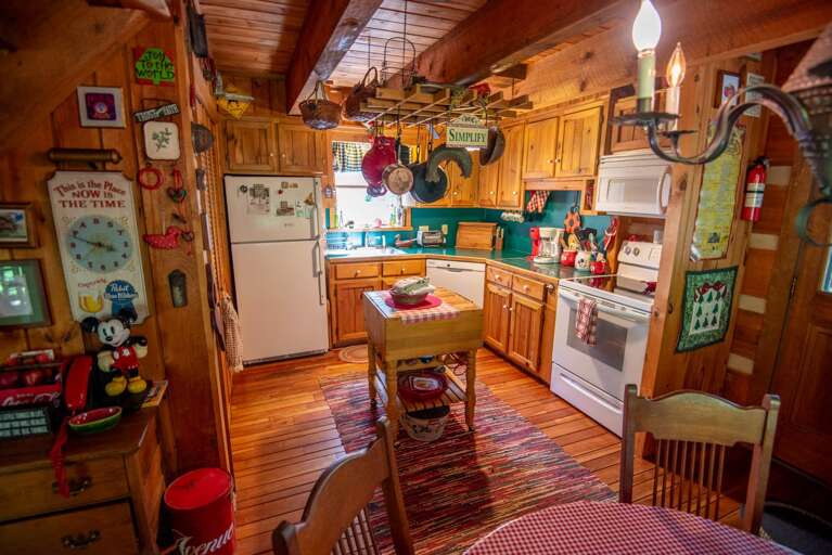 Fully-stocked kitchen... Fully-stocked kitchen...