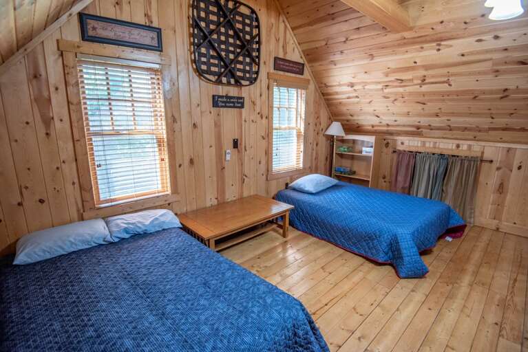 2 single futons in Loft...