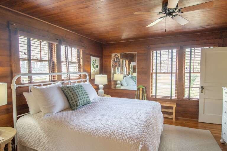 King master bedroom... King master bedroom...