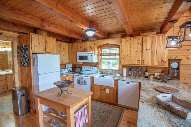 Fully equipped kitchen with Keurig coffee maker