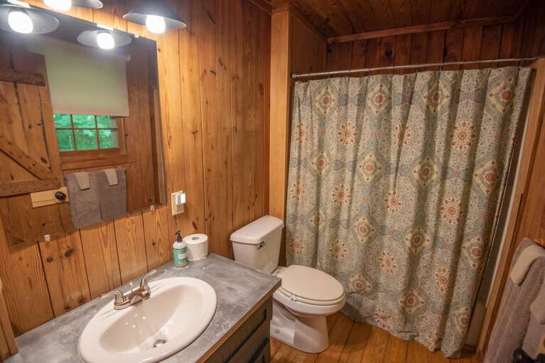 Full bathroom... Full bathroom...