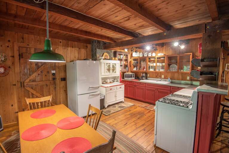 Fully stocked kitchen... Fully stocked kitchen...
