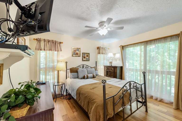Main level bedroom...