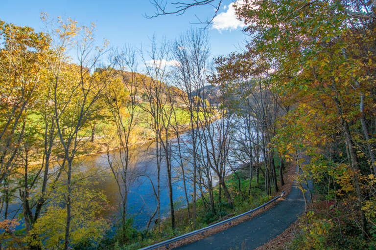 River AND mountain views...