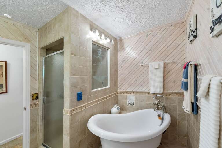 And soaking tub...