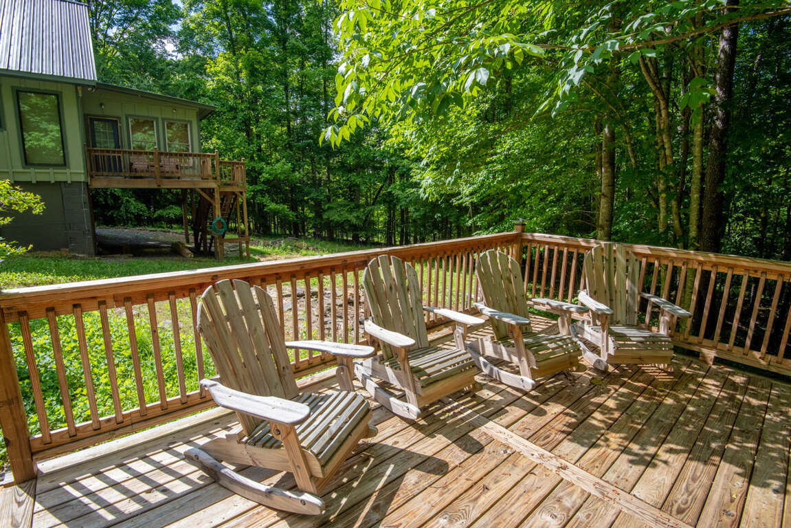 The Getaway in Warrensville New Rental! 2 Bedroom House Sleeps 7