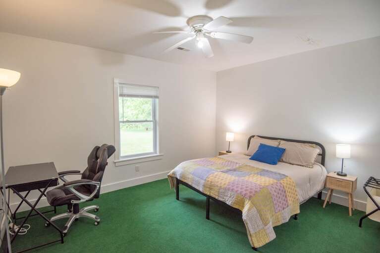 2nd Queen bedroom...