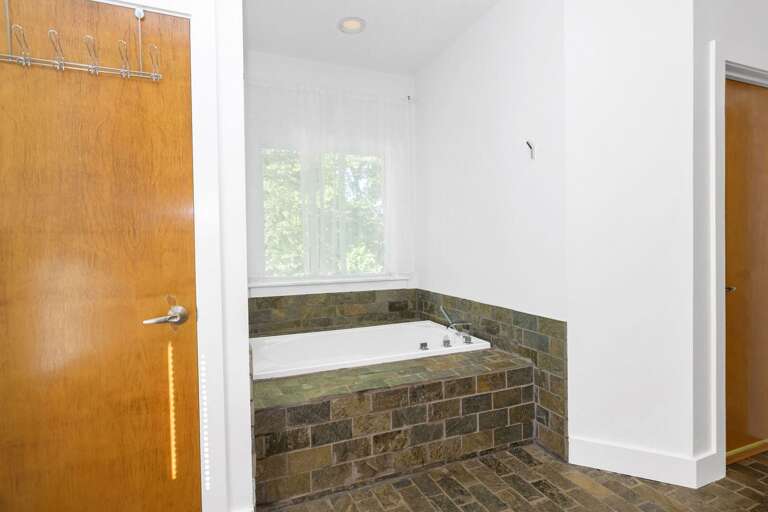 And soaking tub...